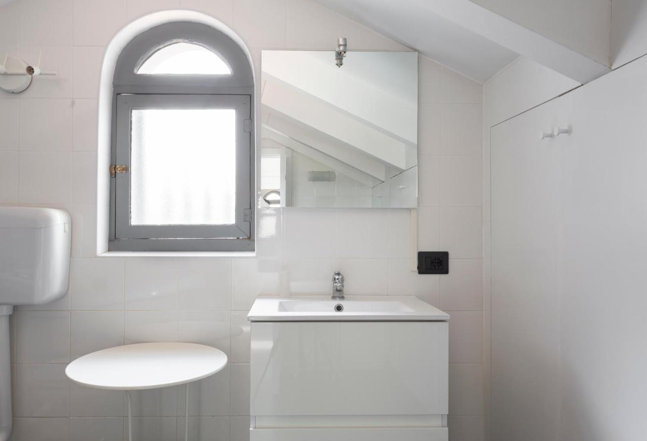 ميلان 1 Bedroom & 1 Living Room Apt - Duomo 7 المظهر الخارجي الصورة